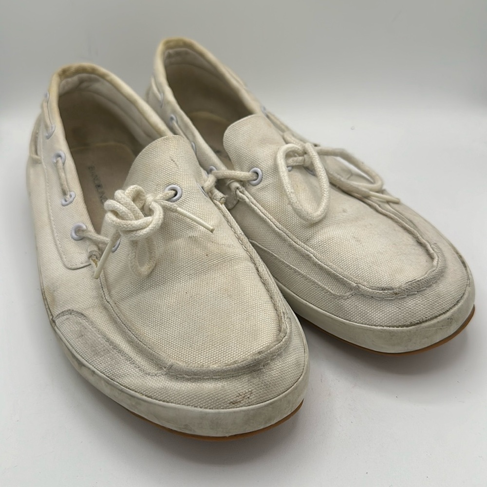Bandolino white boat shoes, size 9